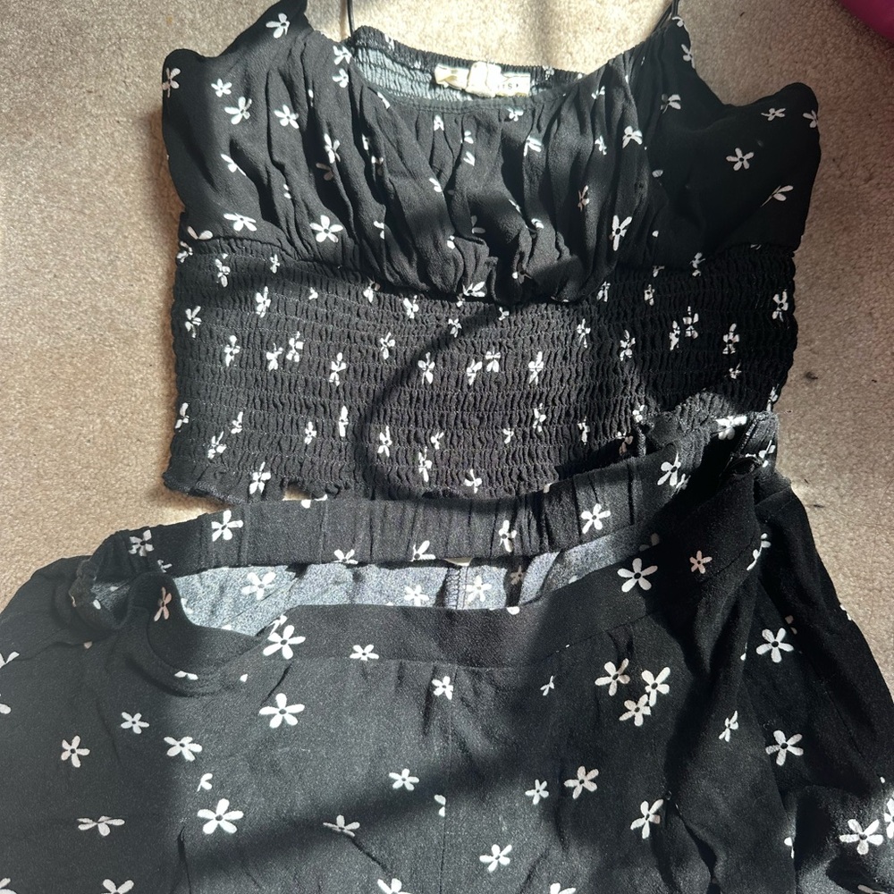 Pacsun Black and White Floral Shorts Set